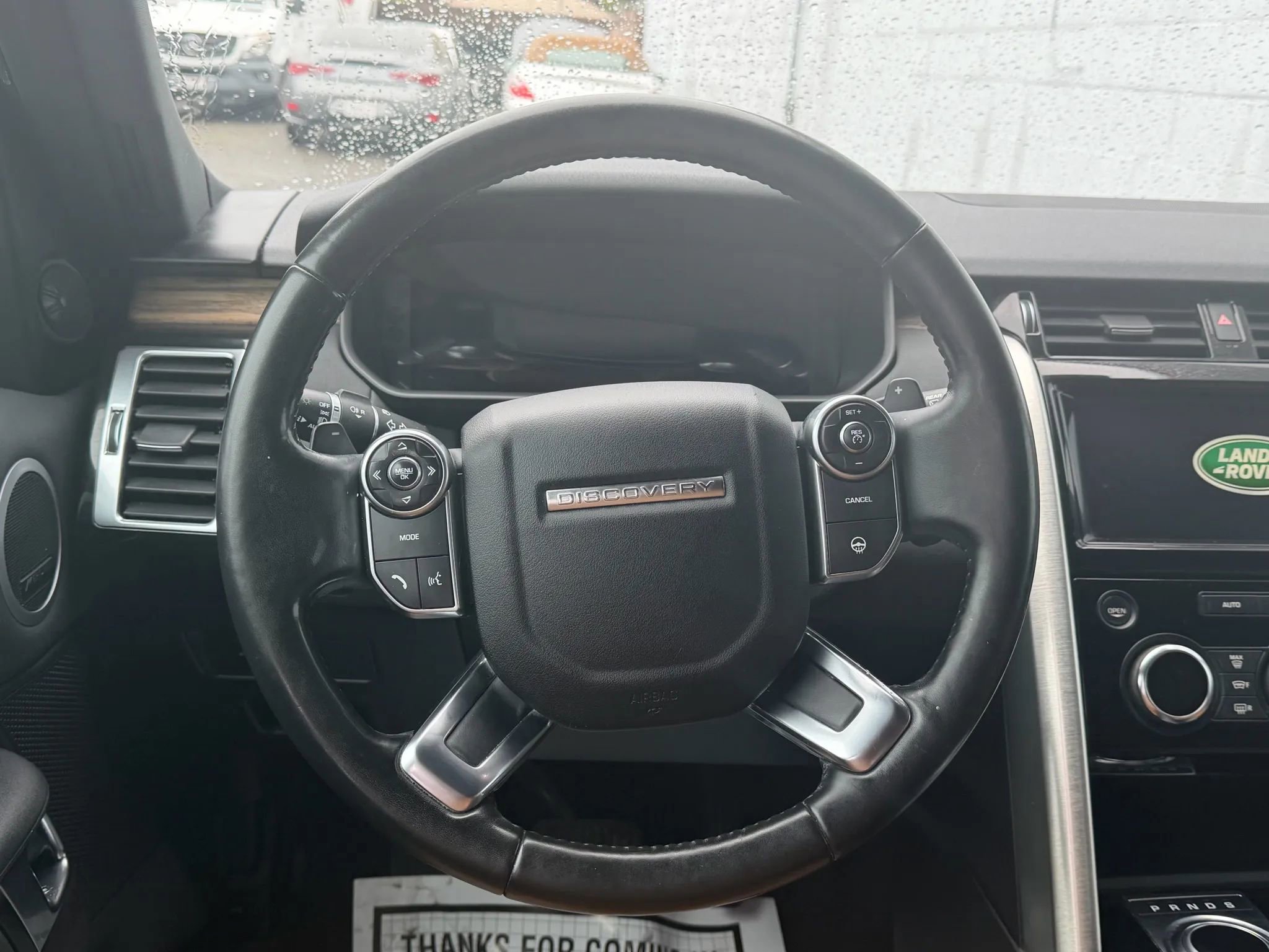 Used 2018 Land Rover Discovery HSE image 9