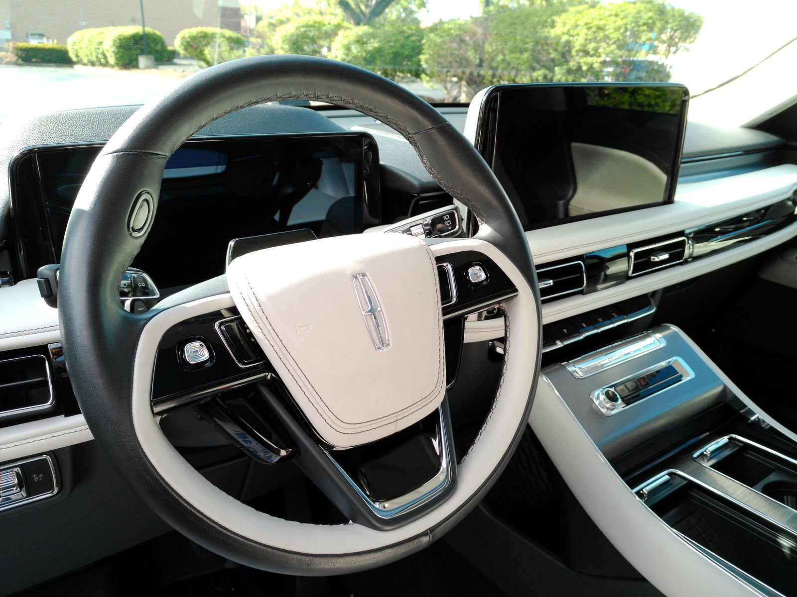 Used 2025 Lincoln Aviator AWD w/ Equipment Group 101A image 26