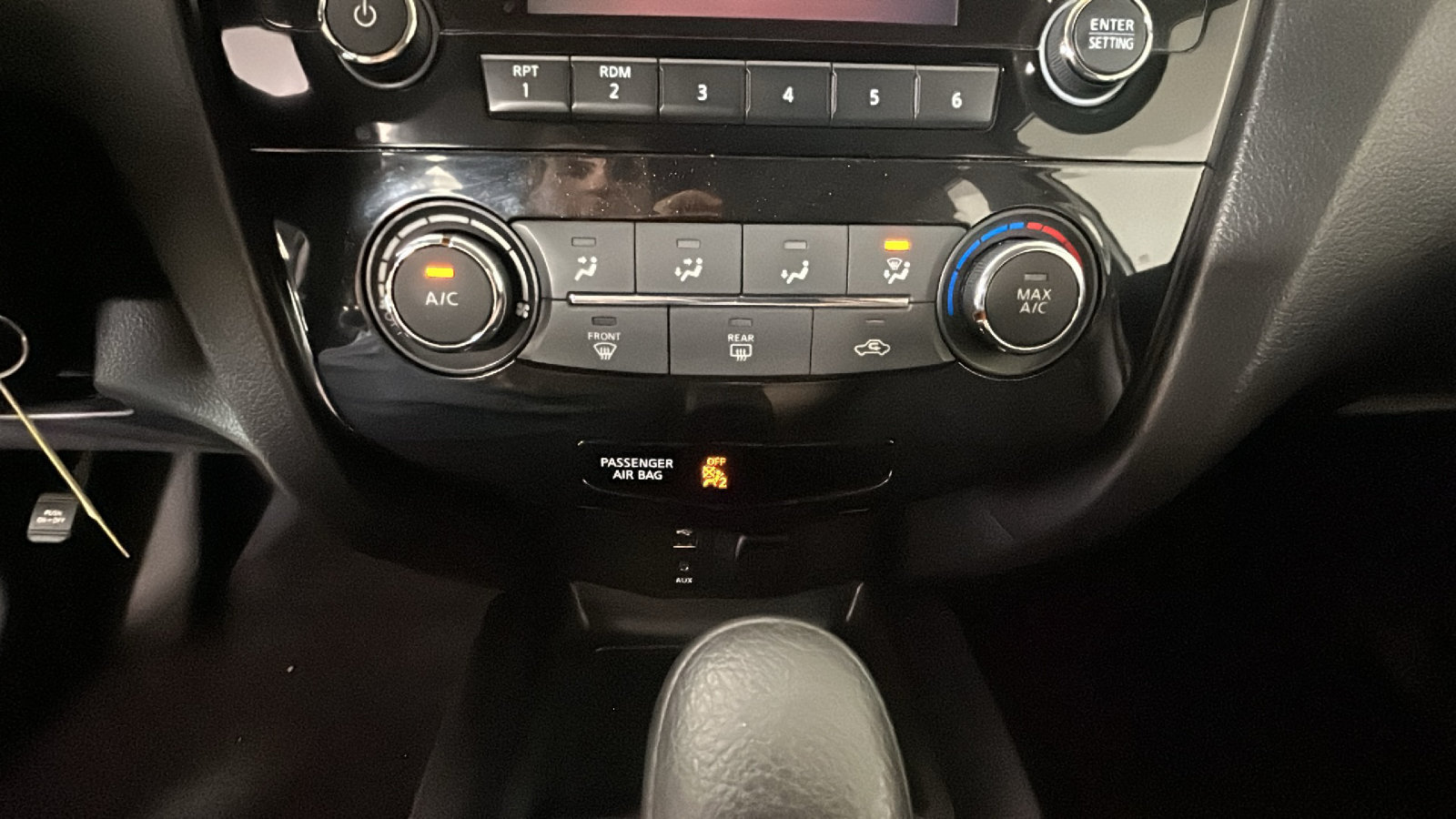Used 2016 Nissan Rogue S AWD/4WD image 26