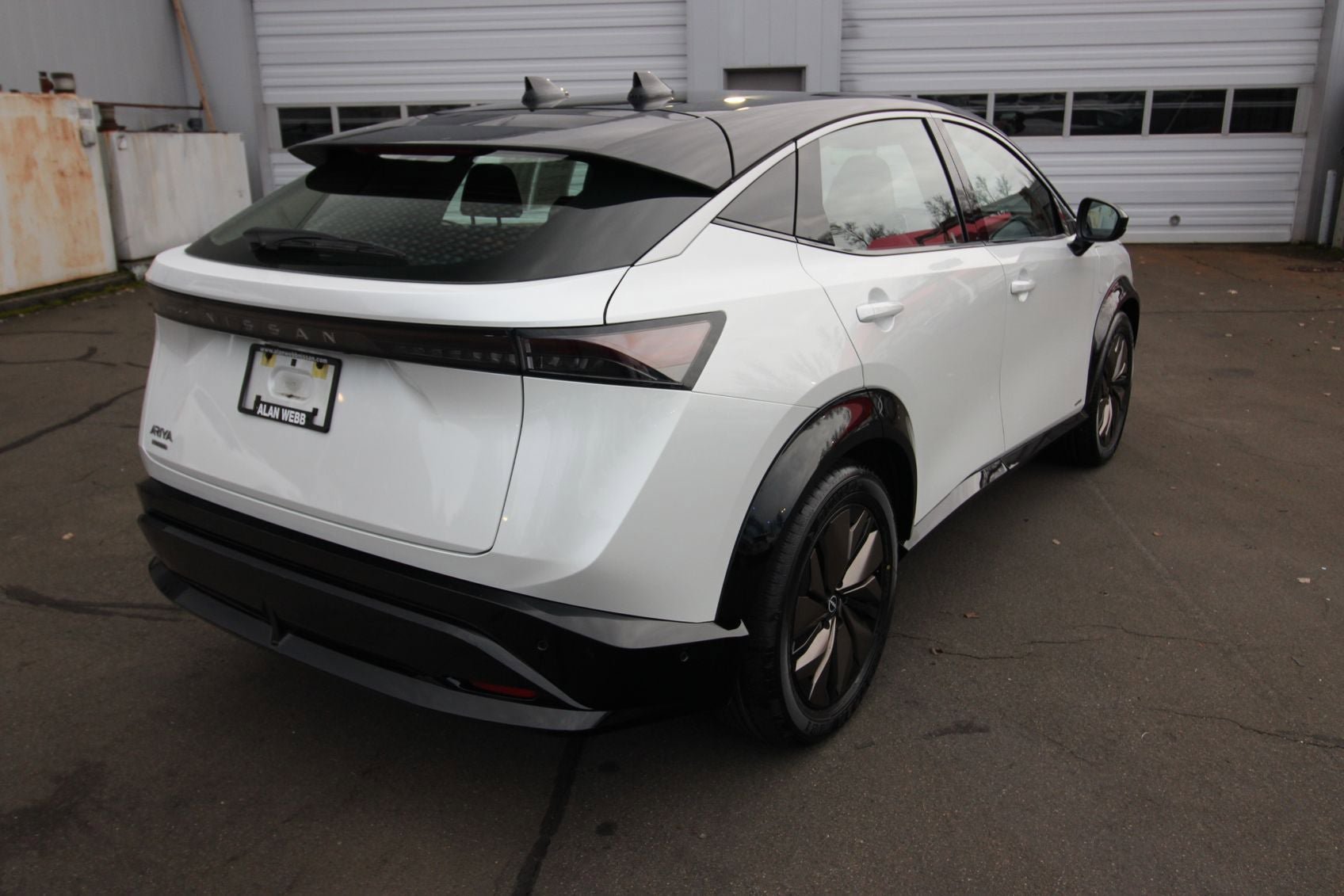 Used 2023 Nissan Ariya FWD image 3