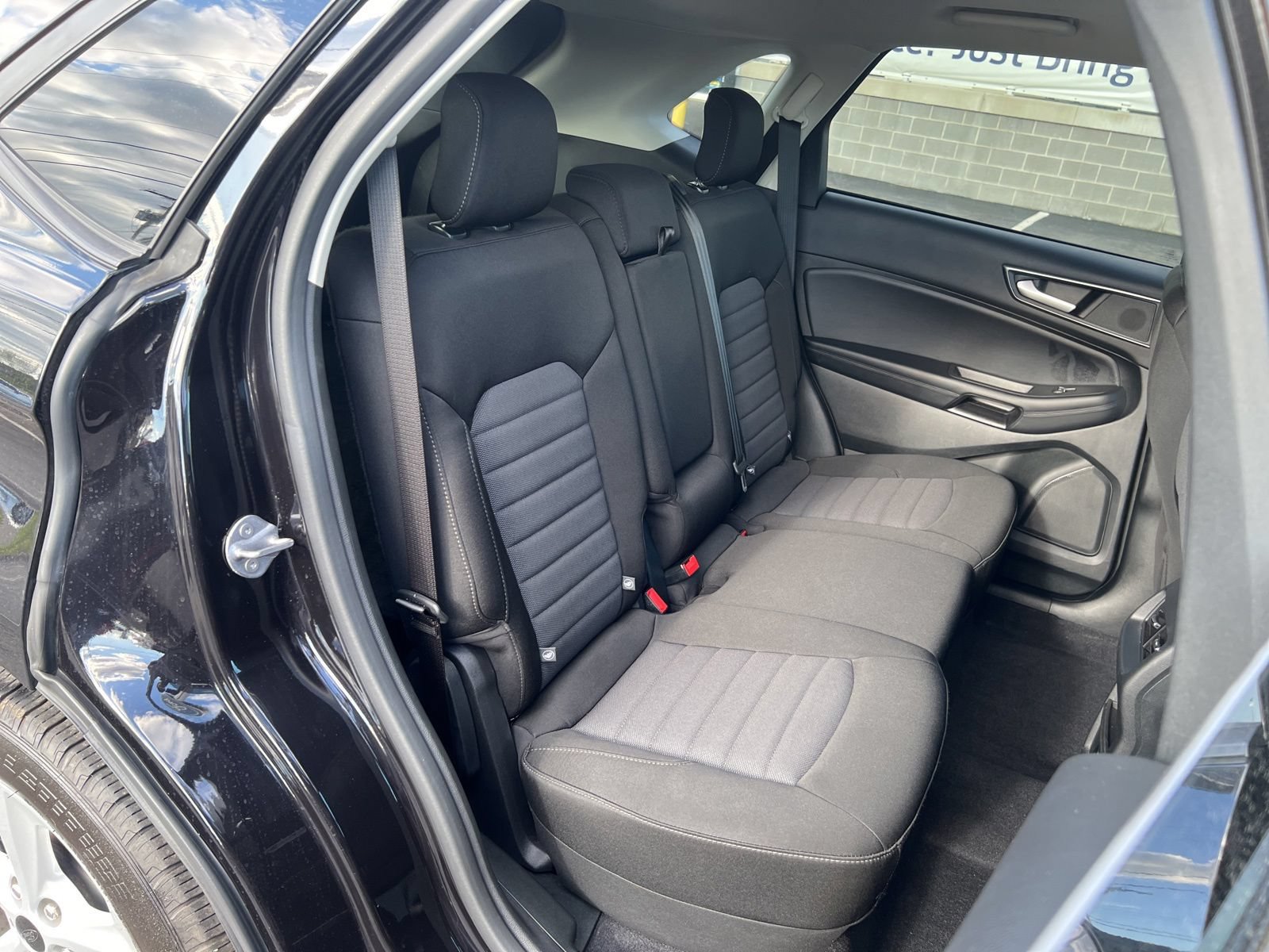 Used 2024 Ford Edge SE AWD/4WD image 43