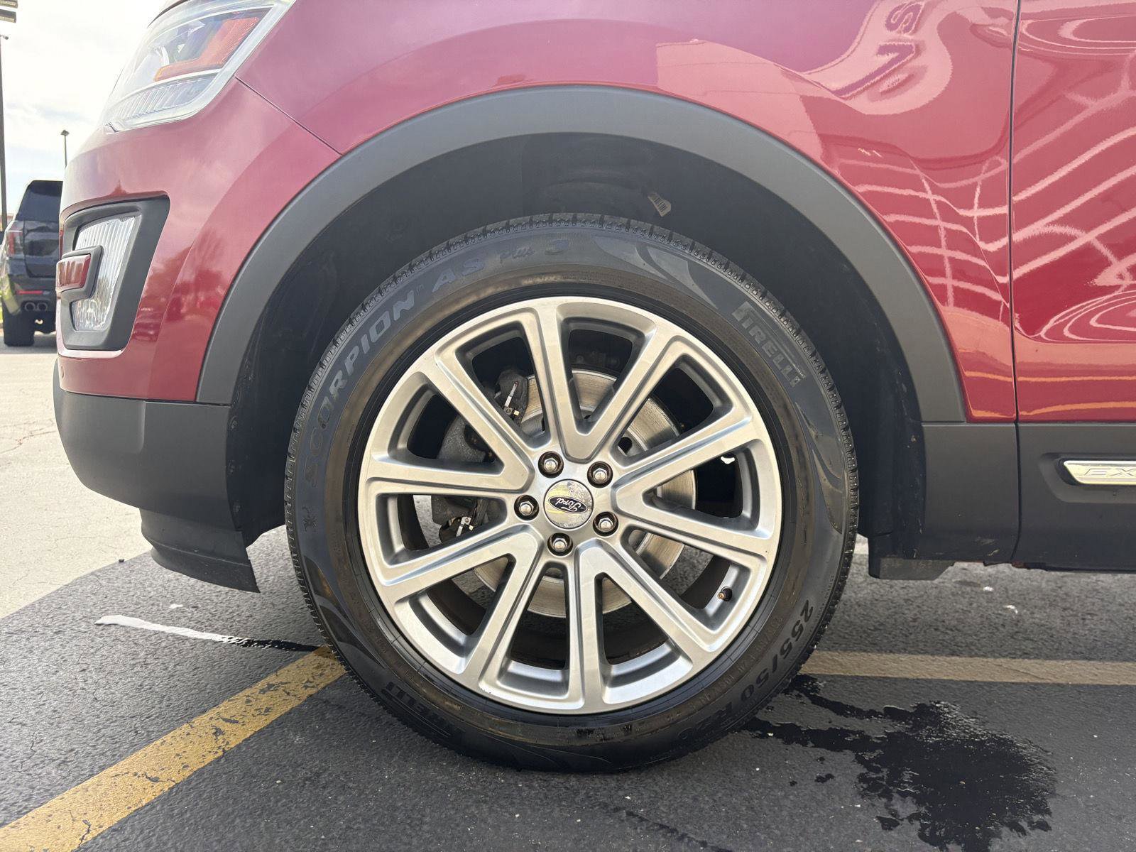 Used 2016 Ford Explorer XLT w/ Equipment Group 202A AWD/4WD image 26