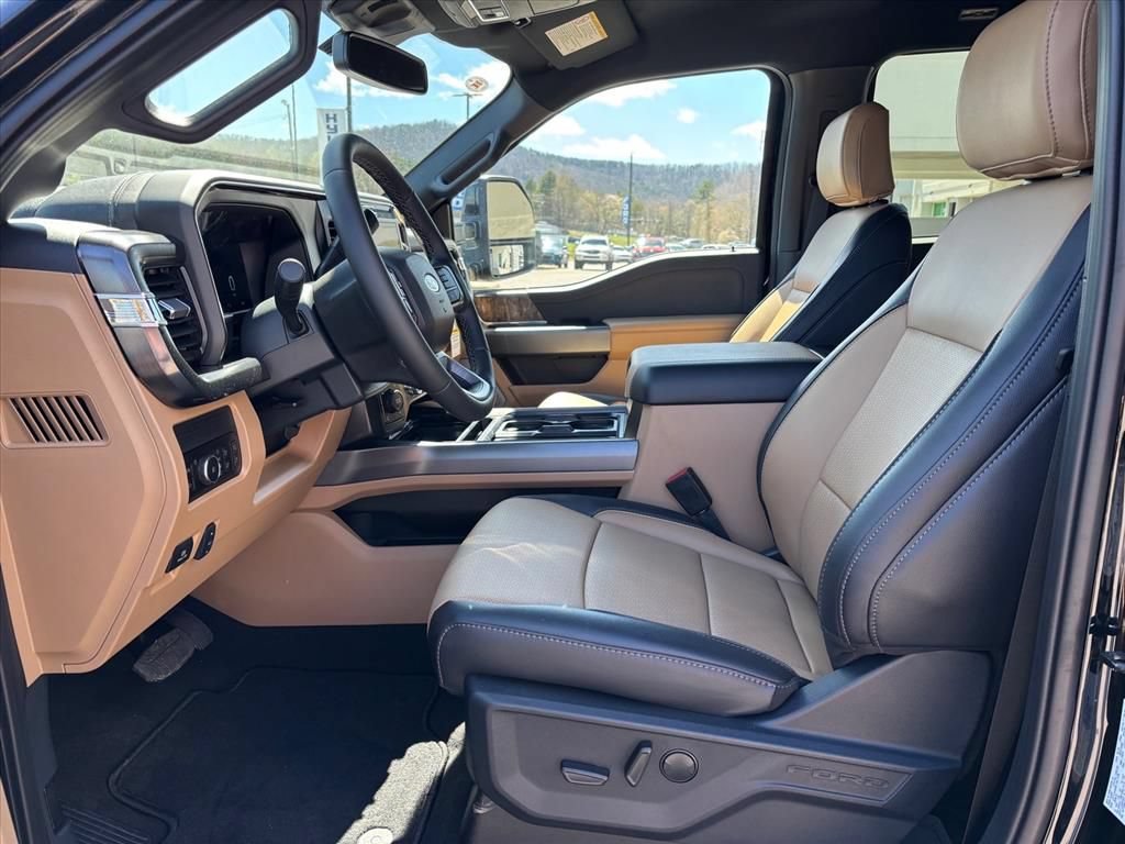 New 2026 Ford F250 Lariat w/ Black Appearance Package AWD/4WD image 9
