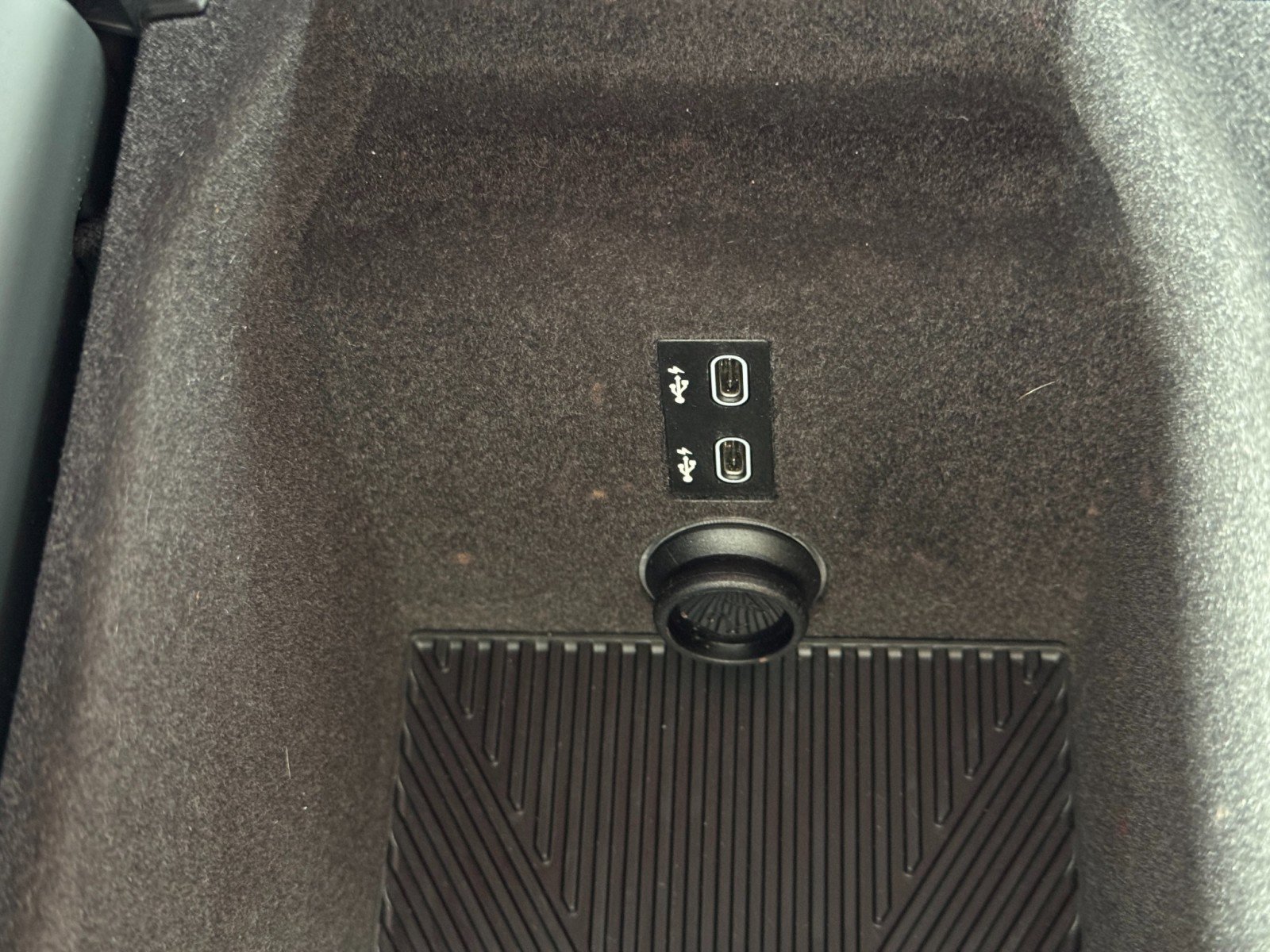 Used 2023 BMW 740i w/ Parking Assistance Package RWD image 39