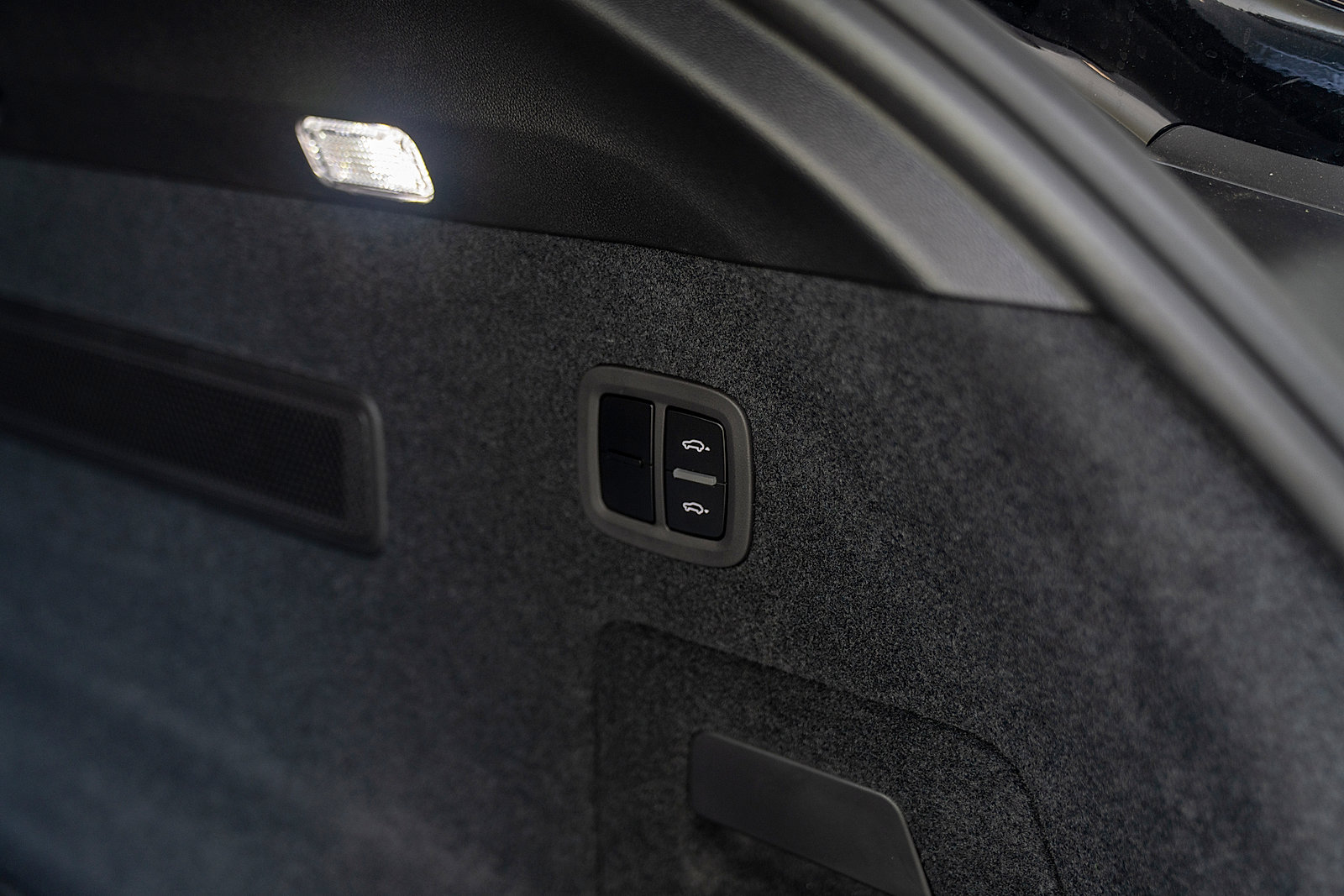 Used 2025 Porsche Cayenne Coupe image 23