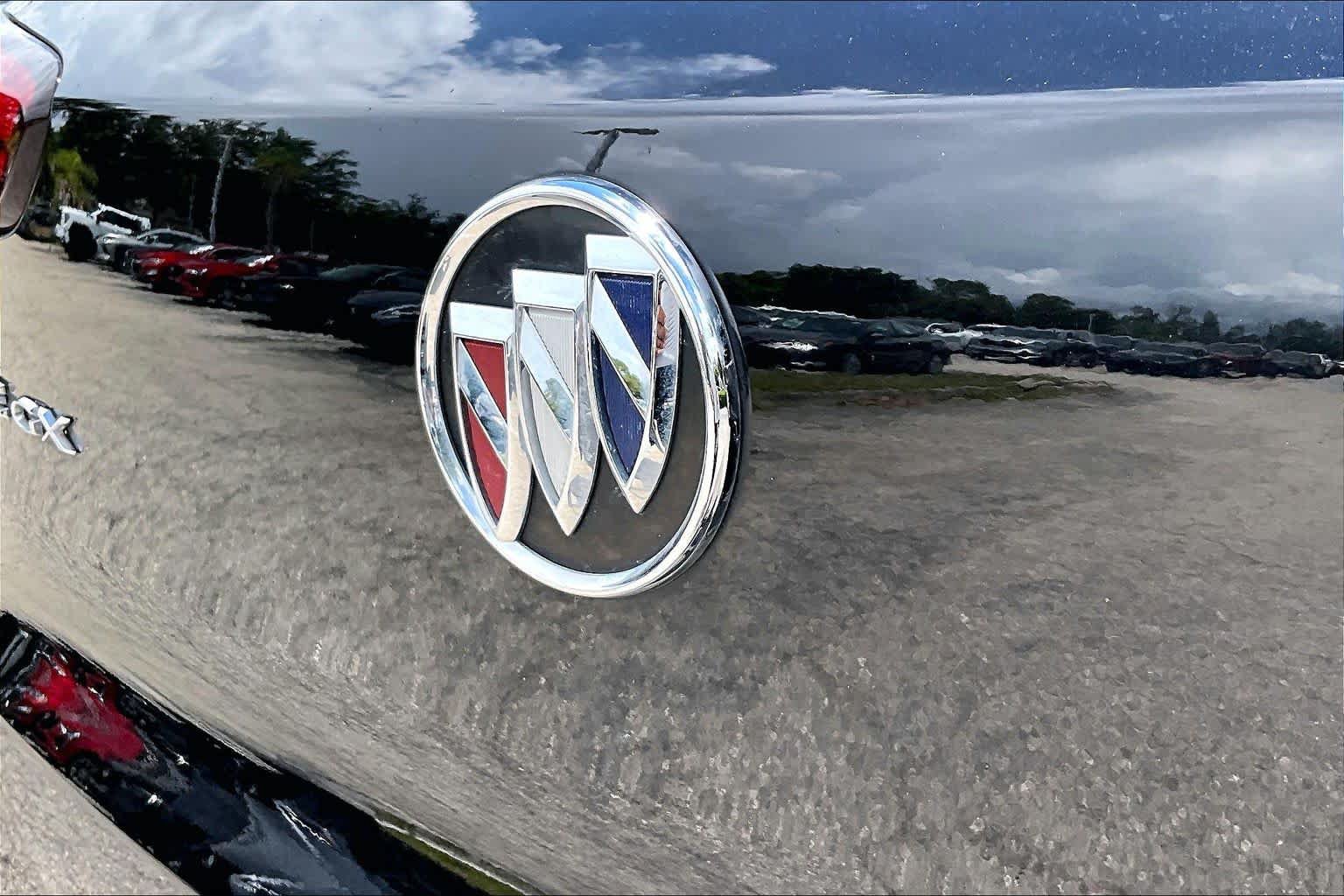 Used 2023 Buick Encore GX Select w/ Sport Touring Package FWD image 30