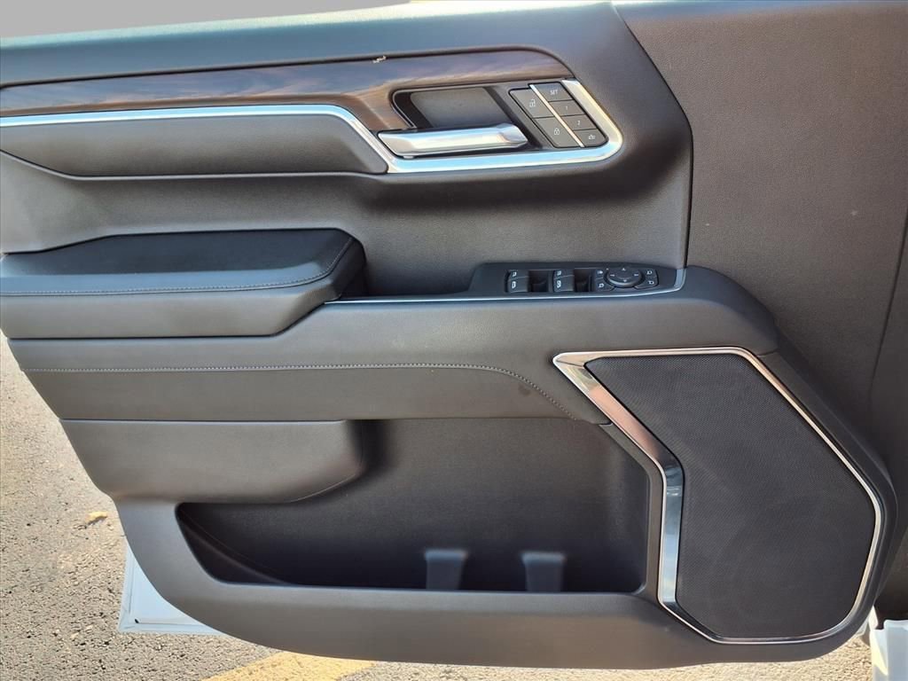 Used 2024 GMC Sierra 1500 SLT image 15