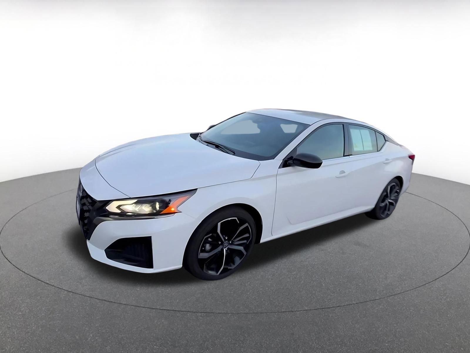 Used 2025 Nissan Altima 2.5 SR image 8