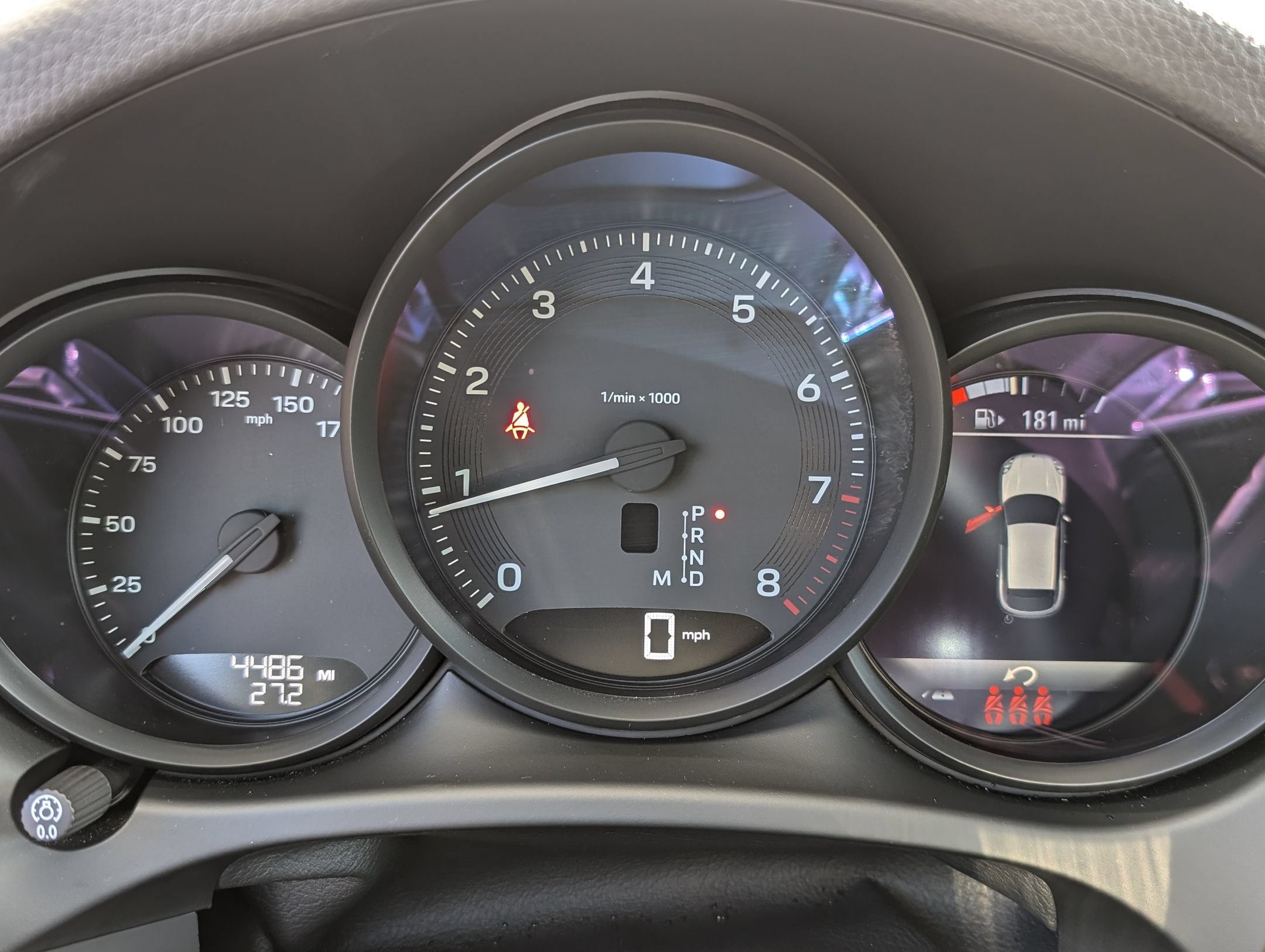 Certified 2025 Porsche Macan AWD/4WD image 31