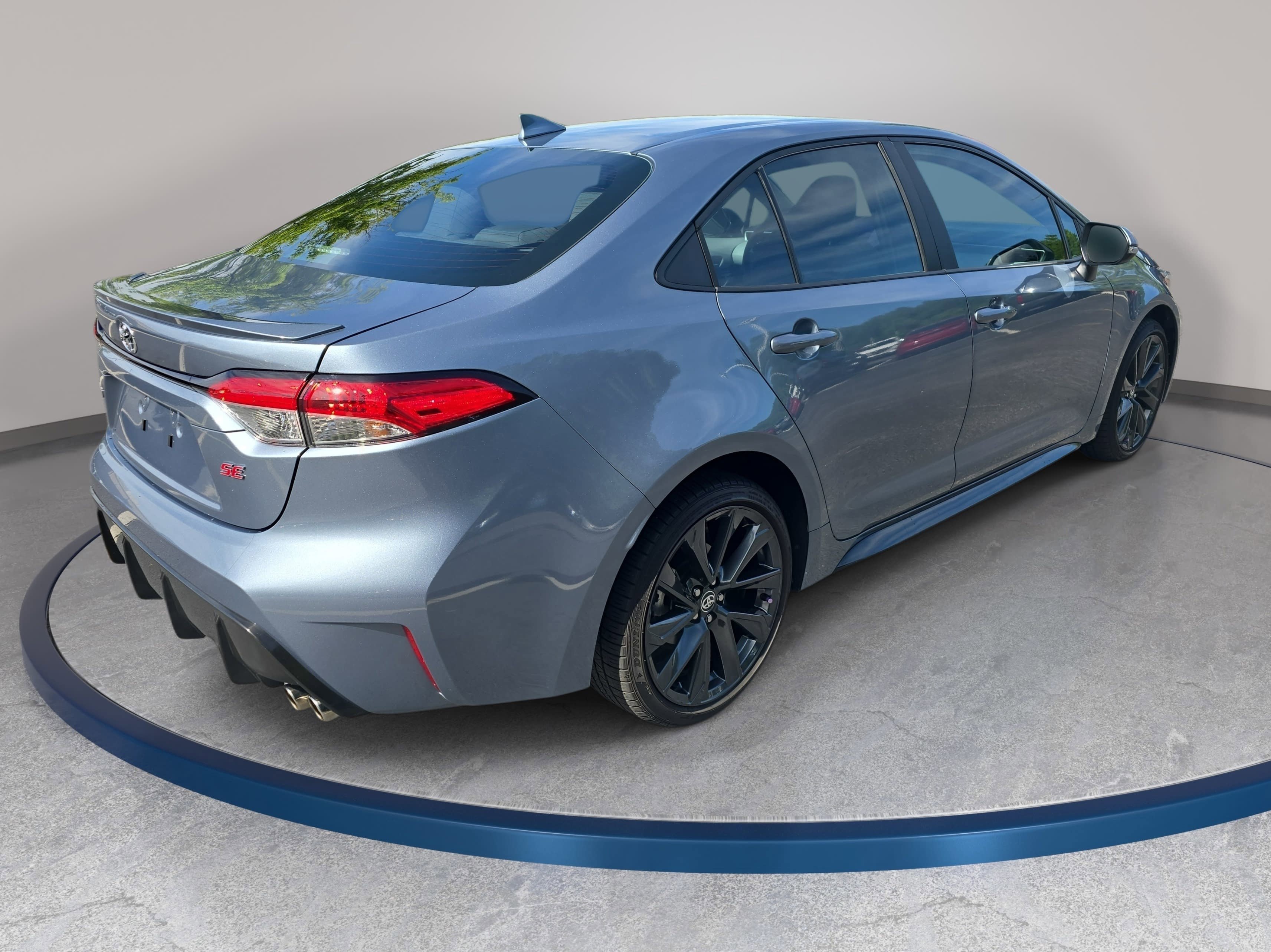 Used 2024 Toyota Corolla SE FWD image 5