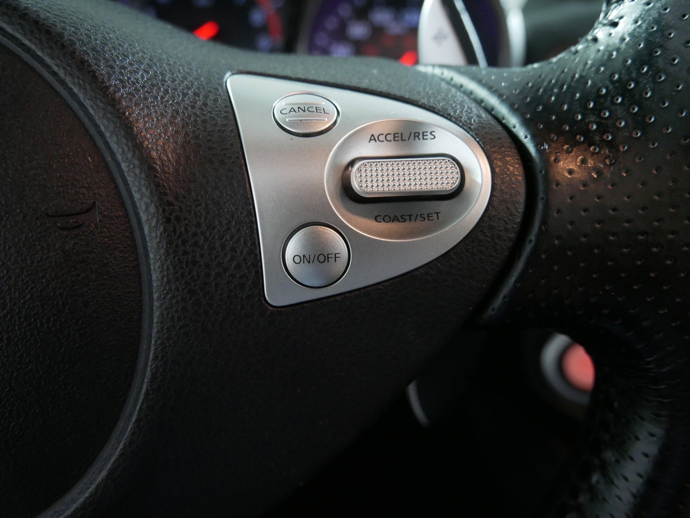 Used 2014 Nissan 370Z Roadster image 28