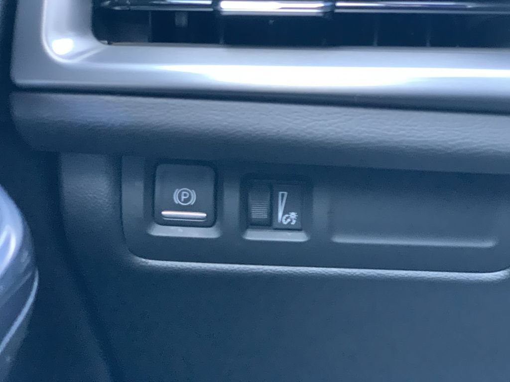 Certified 2024 Cadillac XT4 Premium Luxury FWD image 15