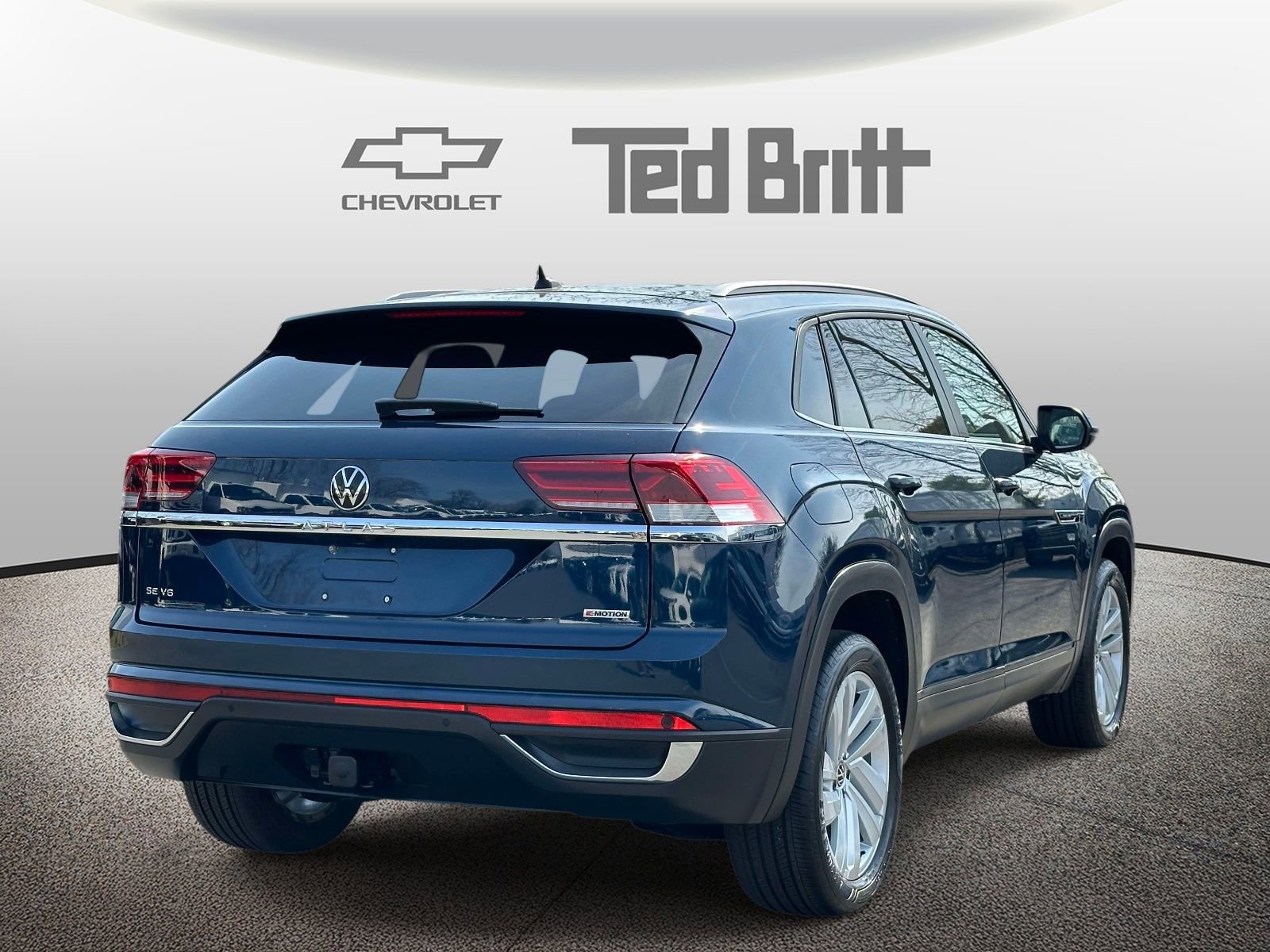 Used 2022 Volkswagen Atlas Cross Sport SE AWD/4WD image 4
