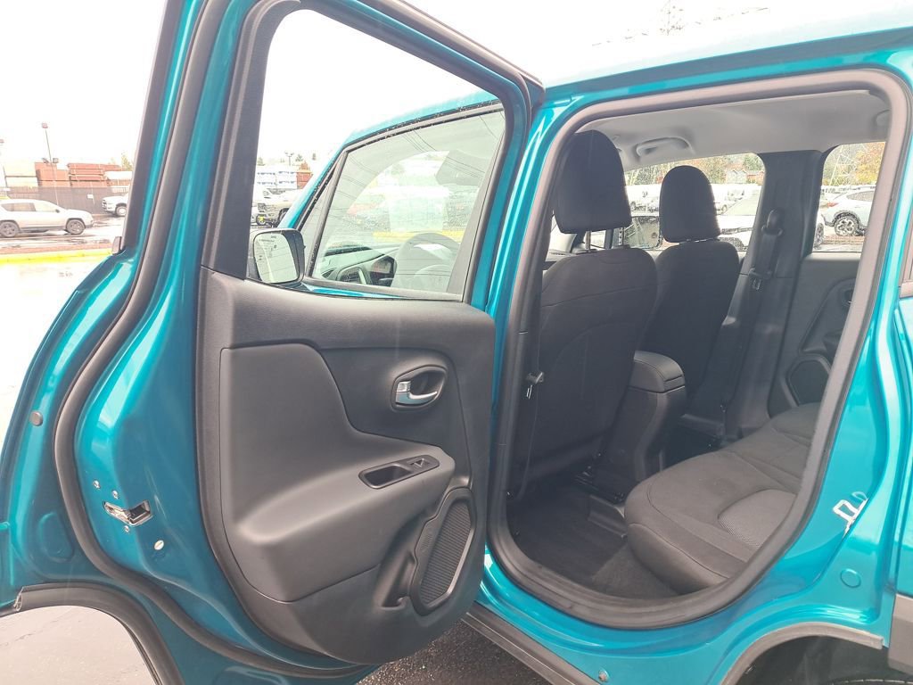 Used 2022 Jeep Renegade Sport image 12
