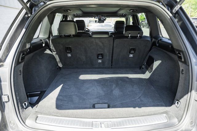 Used 2022 Jeep Grand Cherokee Overland w/ Luxury Tech Group IV image 16