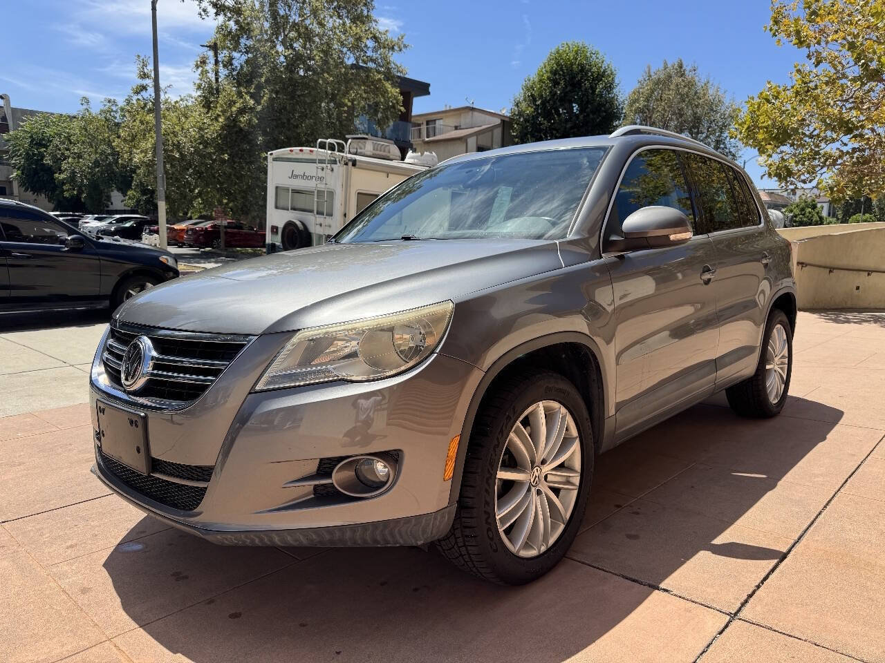 Used 2009 Volkswagen Tiguan S FWD image 3