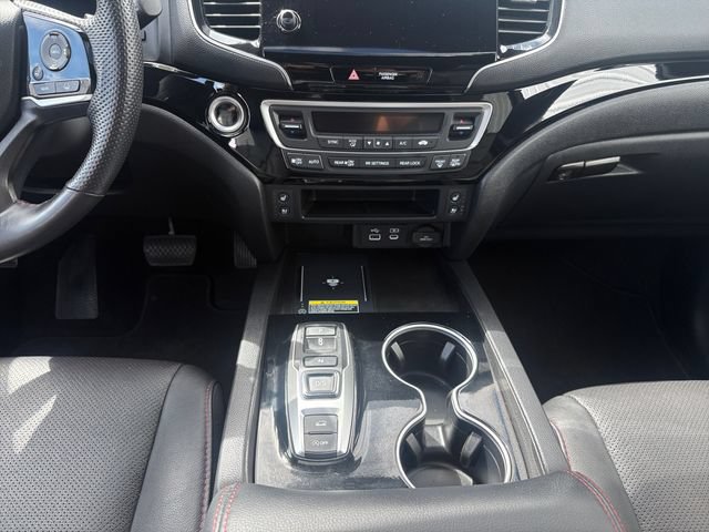 Used 2025 Honda Passport Black Edition image 11