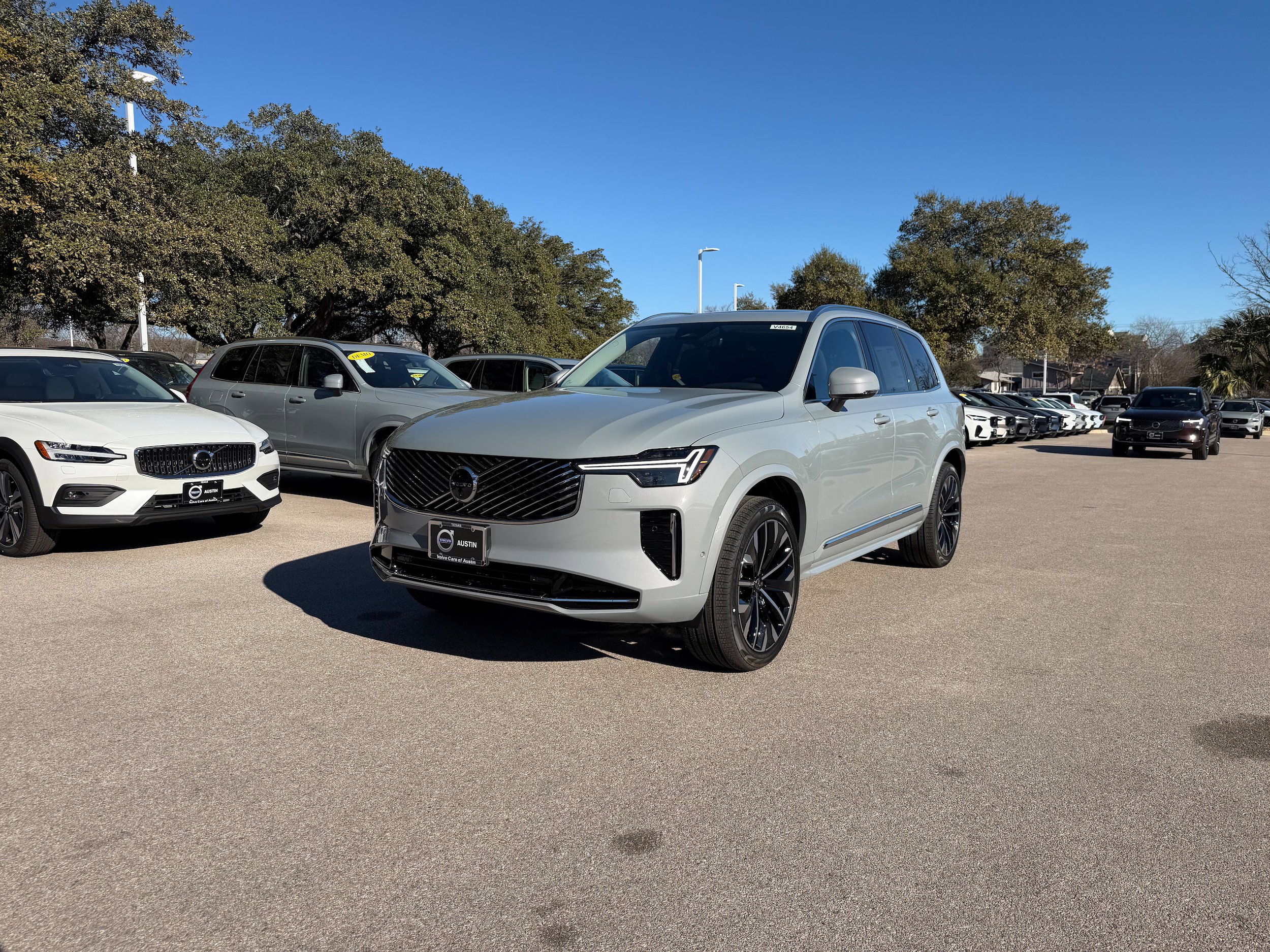 New 2026 Volvo XC90 B6 Plus w/ Protection Package Premier image 2