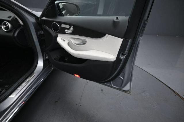 Used 2016 Mercedes-Benz C 300 4MATIC Sedan image 32