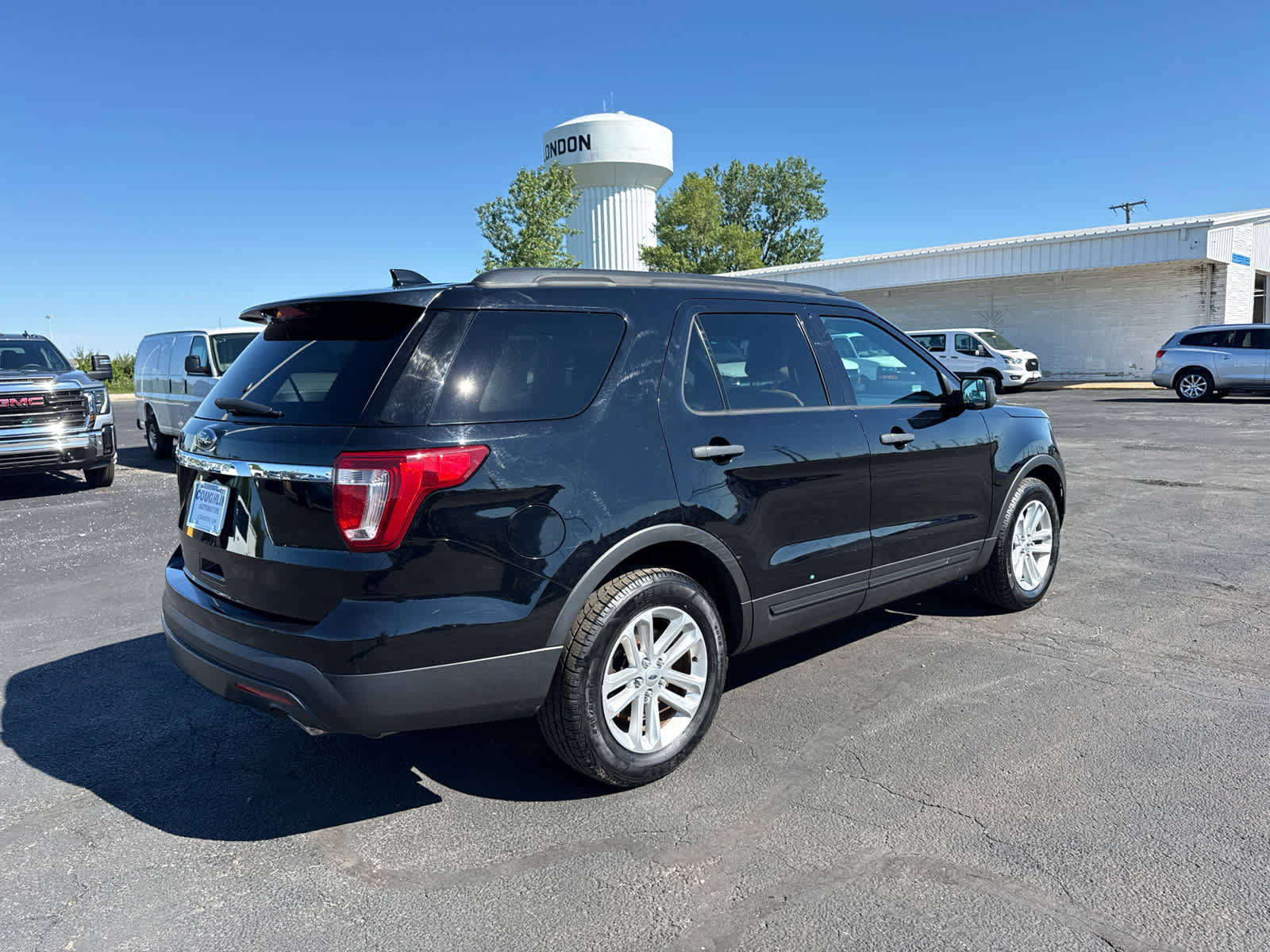 Used 2017 Ford Explorer FWD image 5