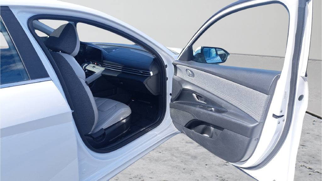 Used 2024 Hyundai Elantra Limited FWD image 27