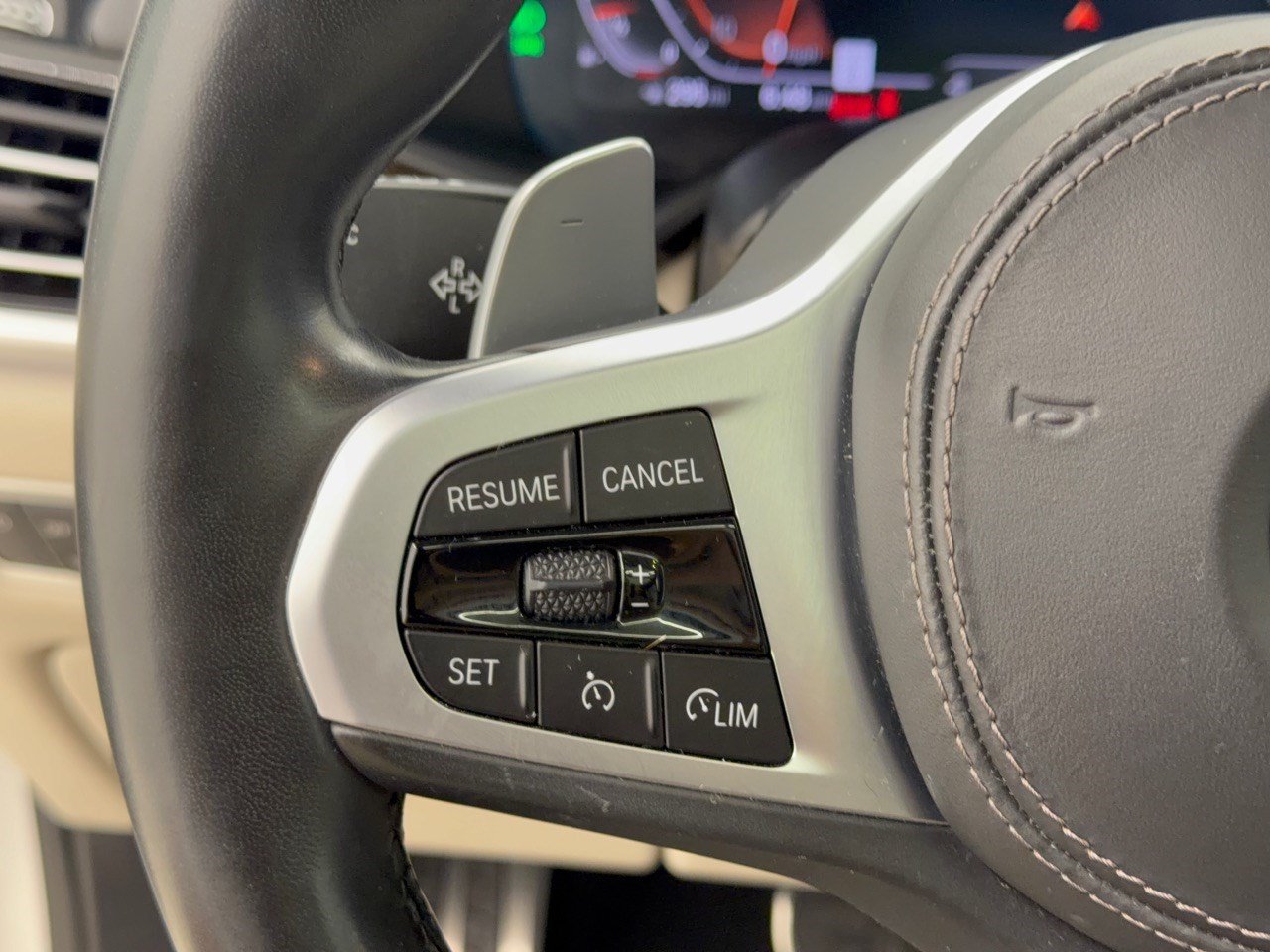 Used 2019 BMW X5 xDrive40i w/ M Sport Package AWD/4WD image 18