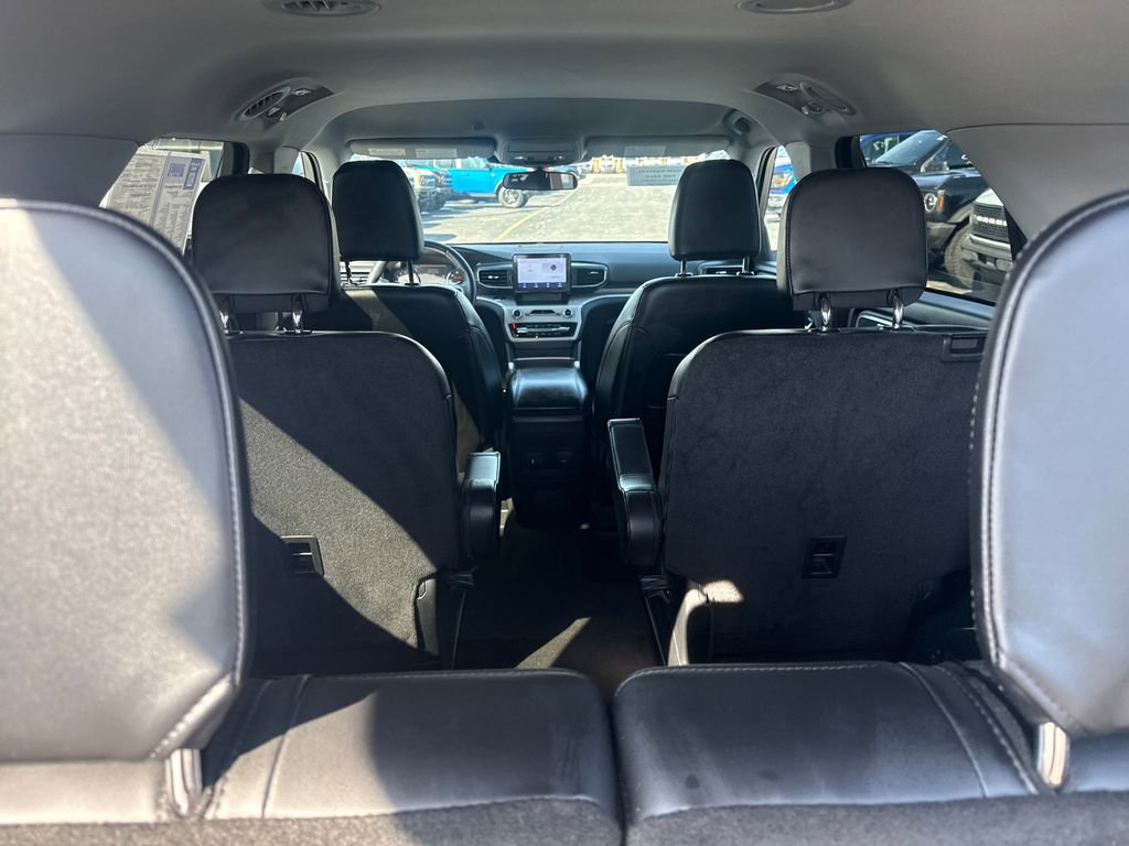 Used 2023 Ford Explorer XLT w/ Equipment Group 202A image 13