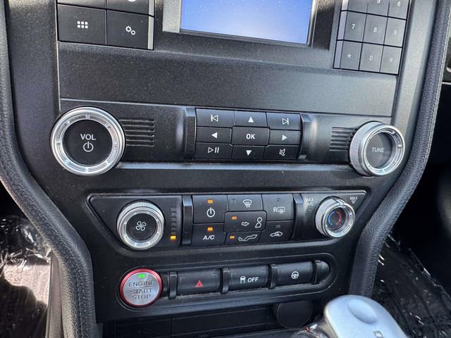 Used 2020 Ford Mustang Coupe w/ Black Accent Package RWD image 27