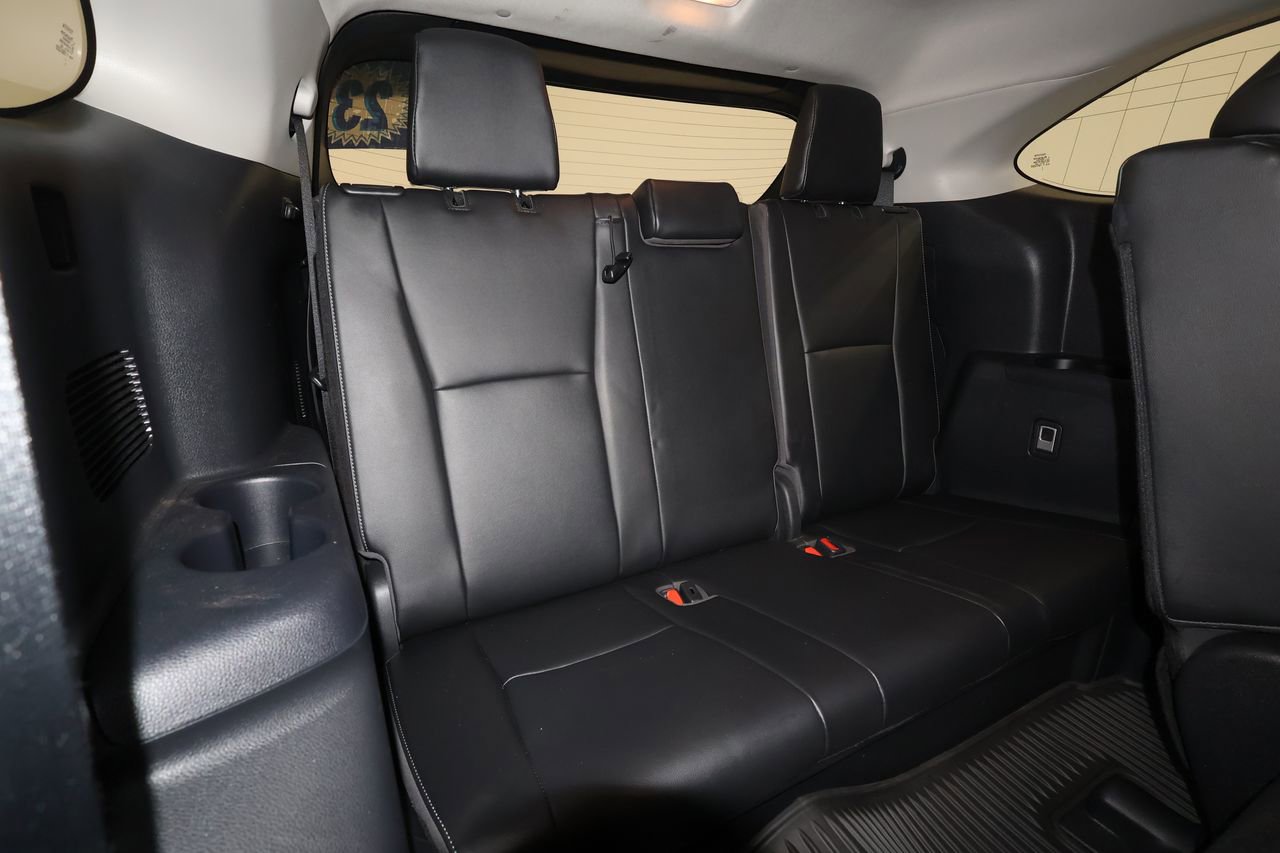 Used 2023 Toyota Highlander Limited image 26