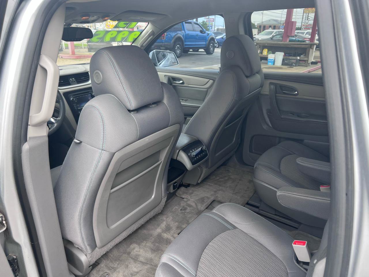 Used 2015 Chevrolet Traverse LT FWD image 9