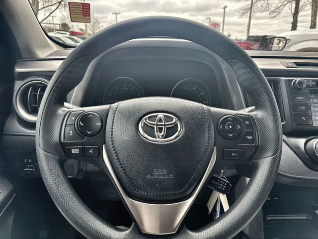 Used 2018 Toyota RAV4 LE image 22