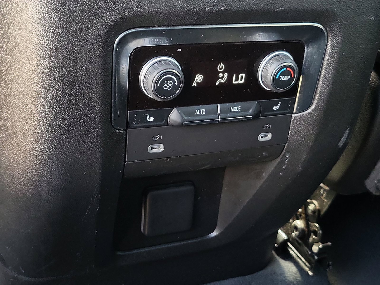 Used 2024 Chevrolet Tahoe Premier RWD image 20