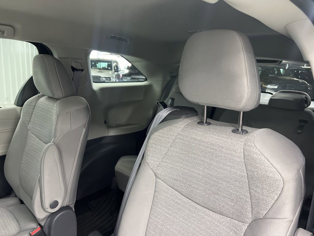 Used 2021 Toyota Sienna LE image 11