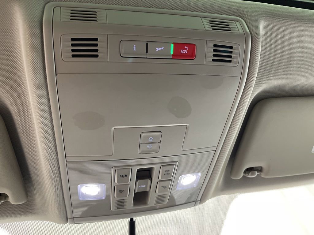 Used 2022 Volkswagen Taos SE image 10