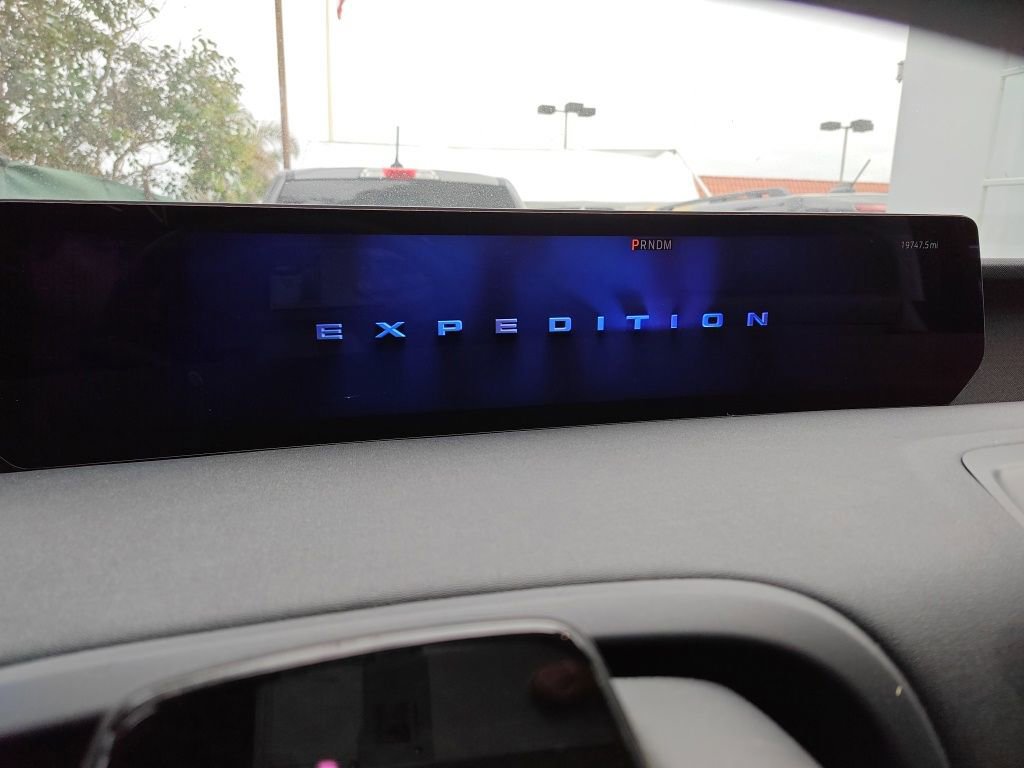 Used 2025 Ford Expedition Max Active RWD image 5