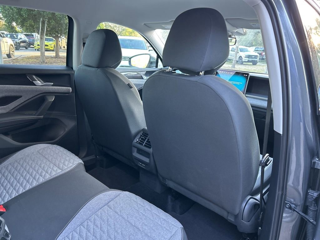 Used 2025 Volkswagen Tiguan S image 45