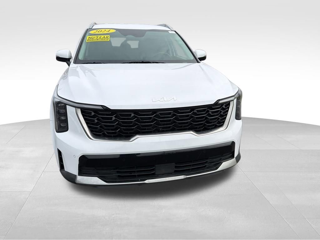 Used 2024 Kia Sorento S image 2