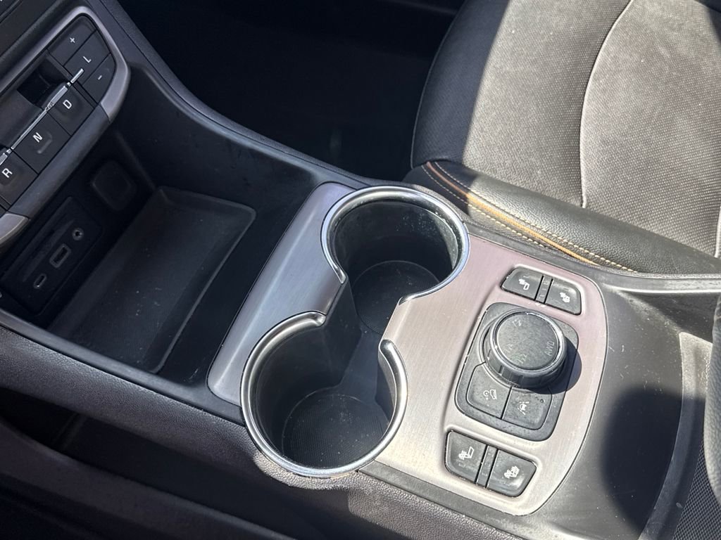Used 2024 GMC Terrain AT4 image 20