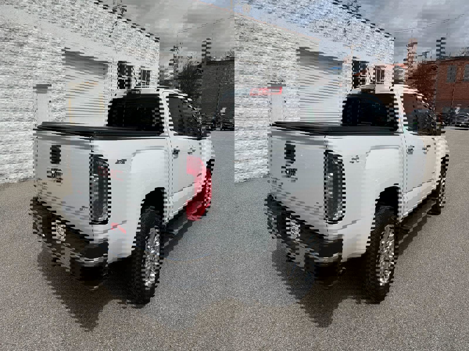 Used 2018 GMC Canyon SLT w/ Driver Alert Package image 5