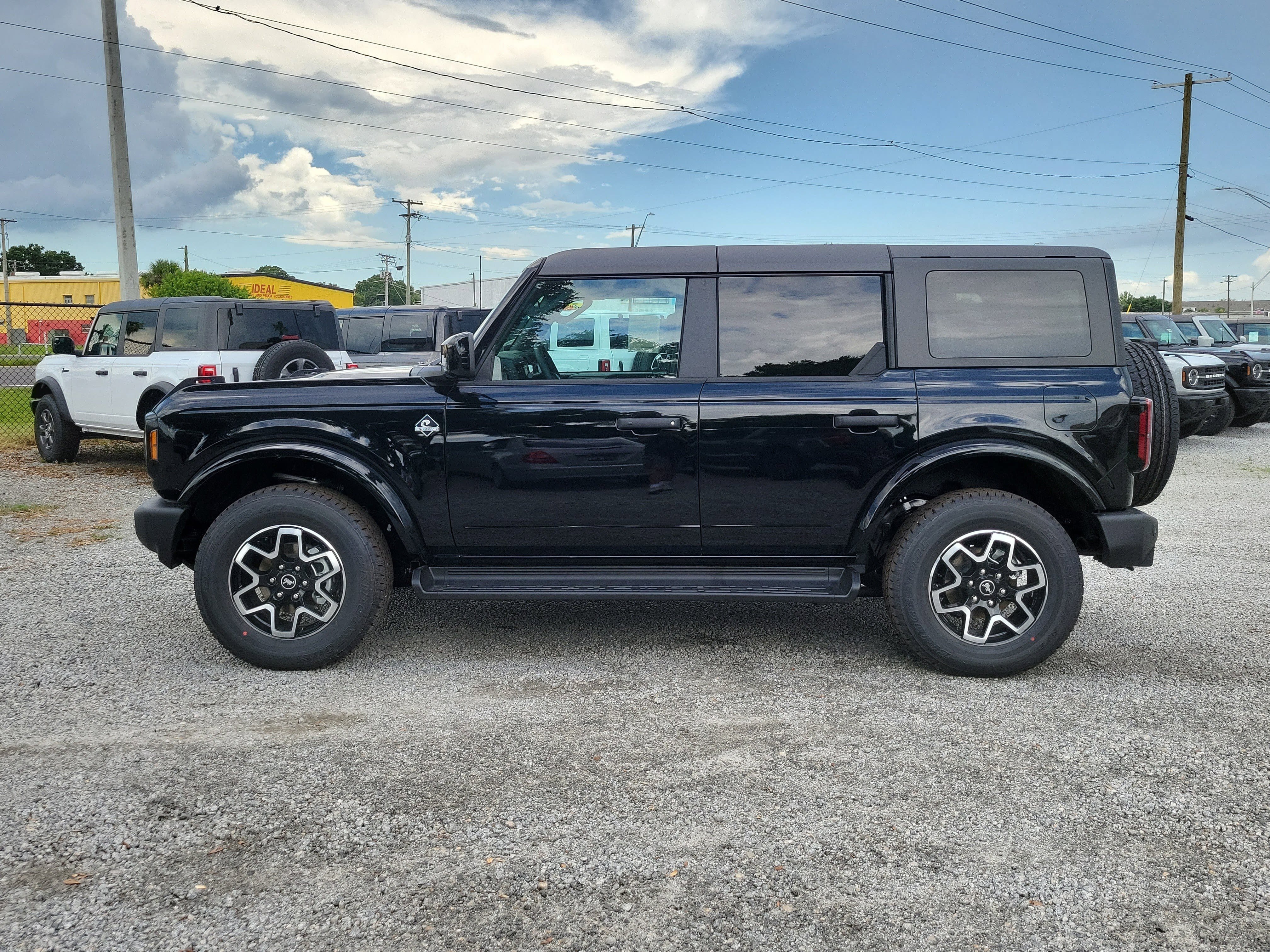 New 2026 Ford Bronco Outer Banks AWD/4WD image 7