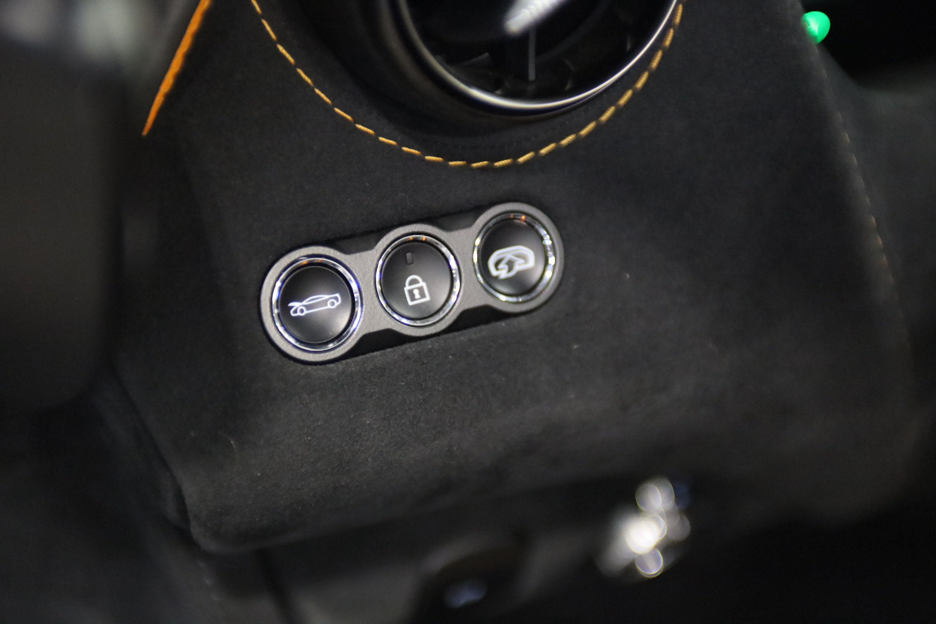 Used 2019 McLaren 720S Performance RWD image 18