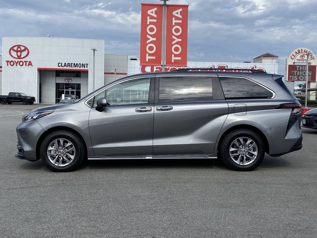 Certified 2026 Toyota Sienna XLE FWD image 41