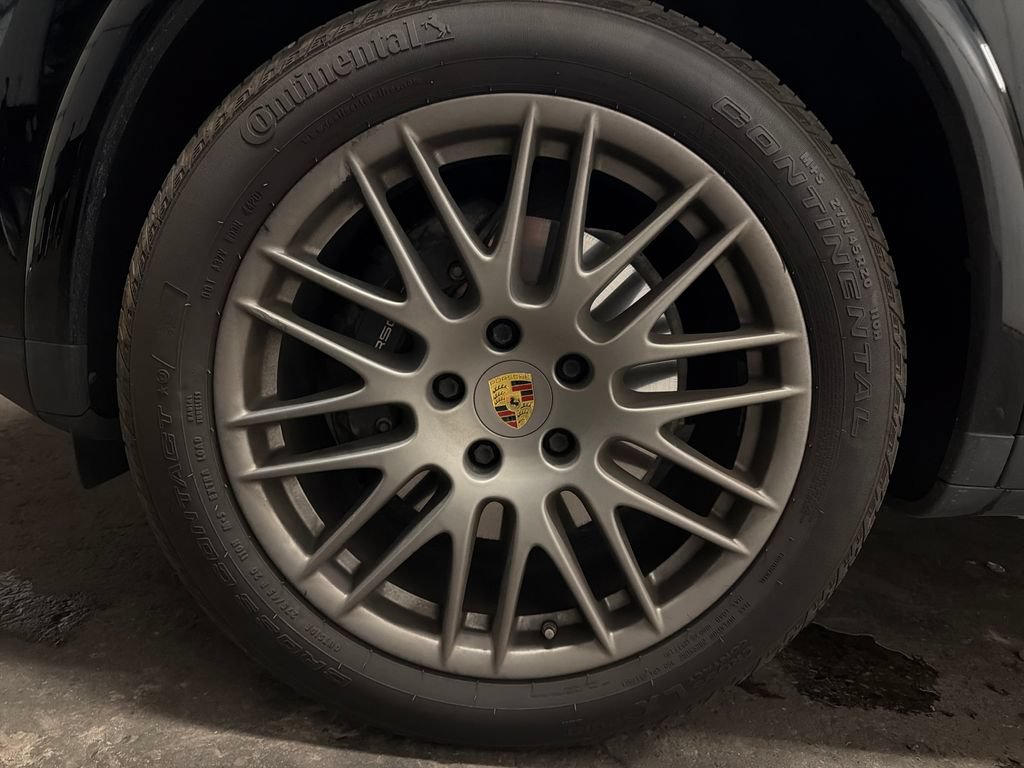 Used 2018 Porsche Cayenne Platinum Edition AWD/4WD image 9