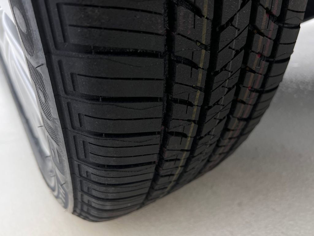 Used 2022 Toyota Venza Limited w/ Advanced Technology Package image 28