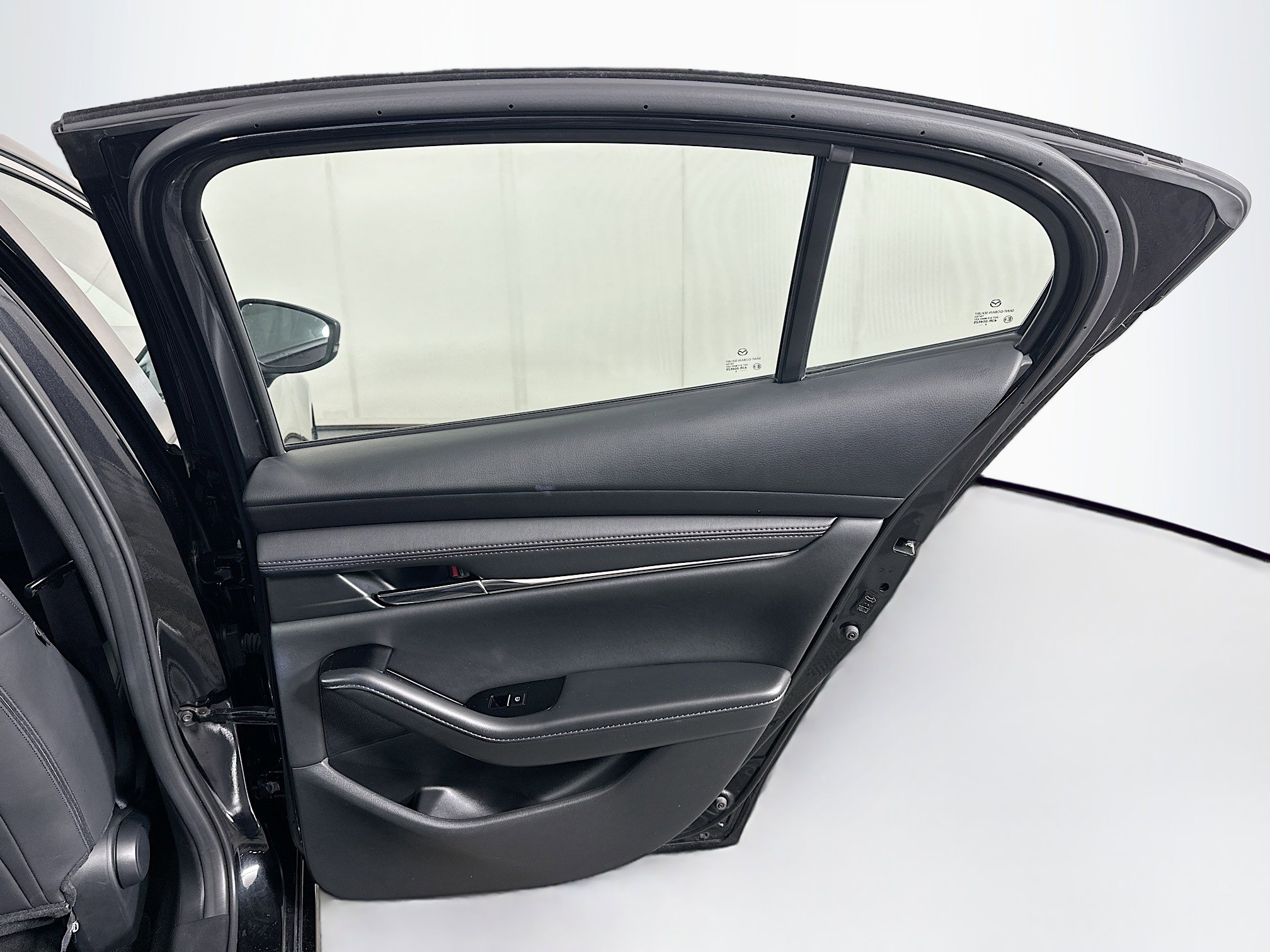 Used 2025 MAZDA MAZDA3 s image 29