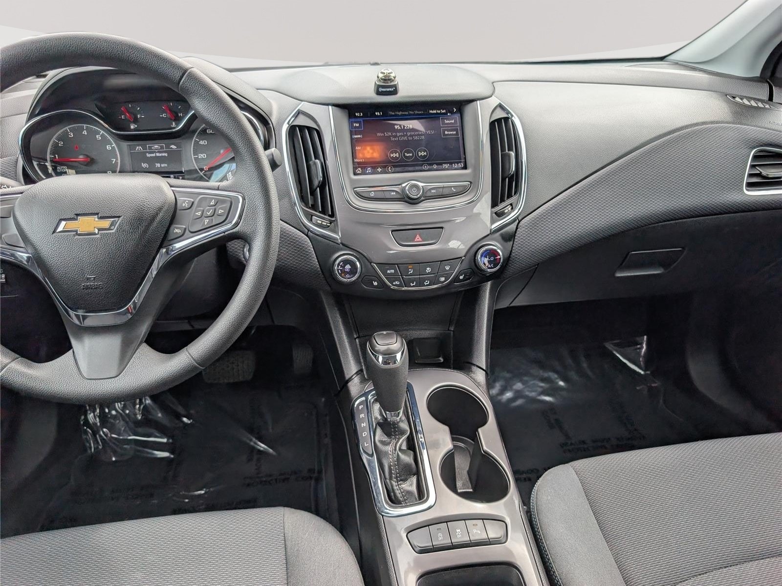 Used 2019 Chevrolet Cruze LT w/ Convenience Package FWD image 18