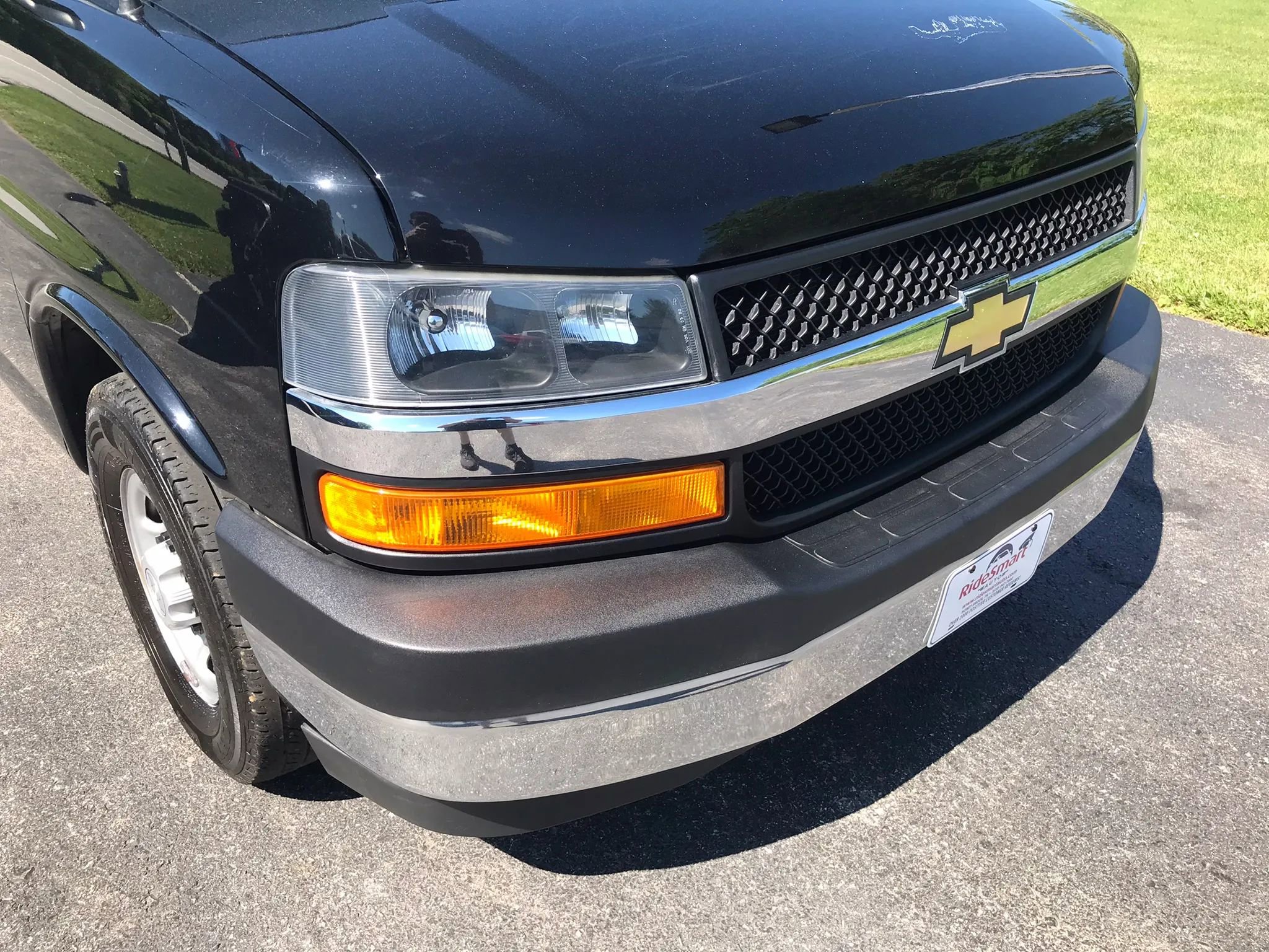 Used 2019 Chevrolet Express 2500 w/ Driver Convenience Package RWD image 40