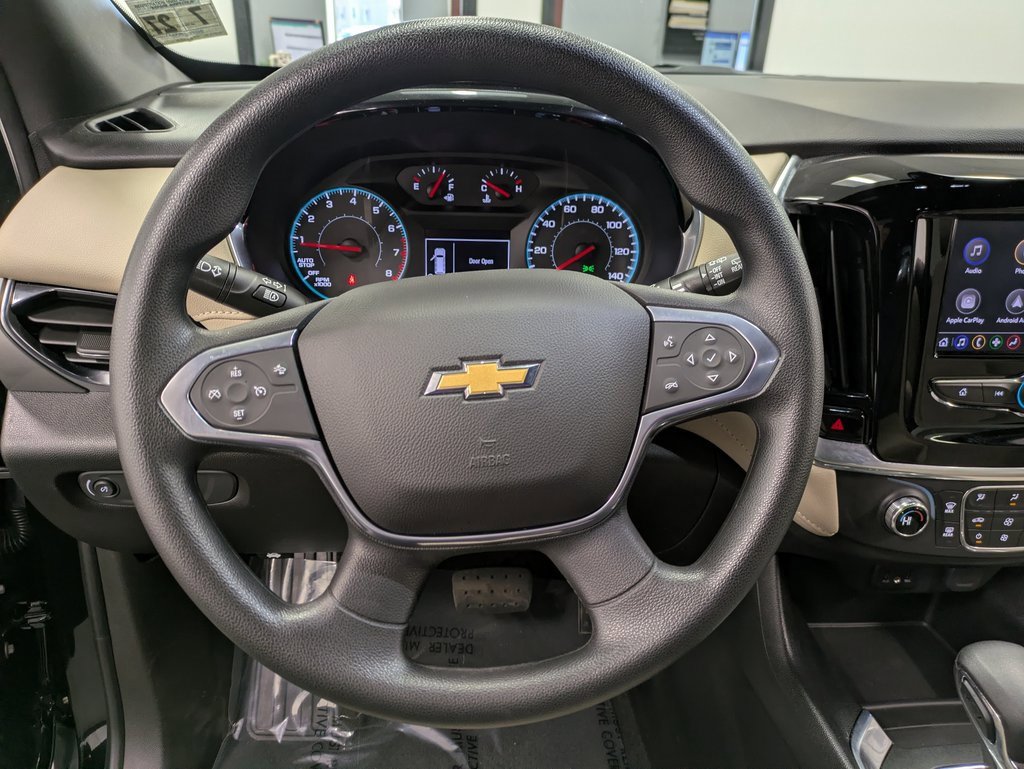 Used 2022 Chevrolet Traverse LS image 19