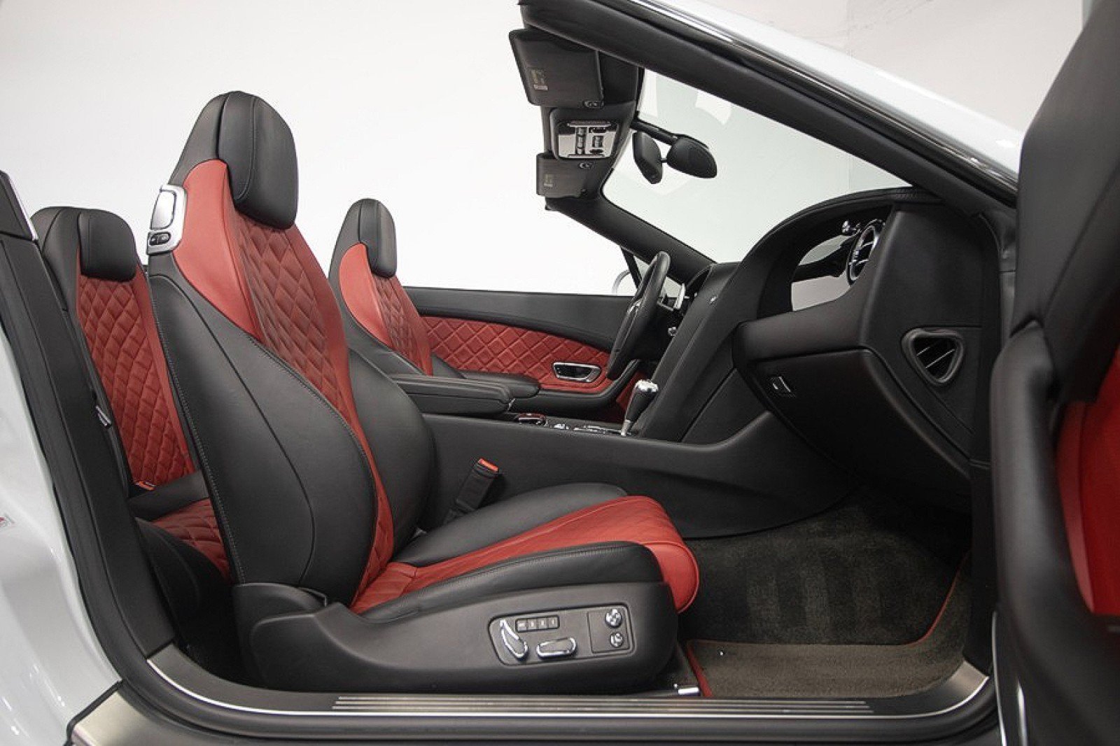 Used 2017 Bentley Continental GT V8 S image 41