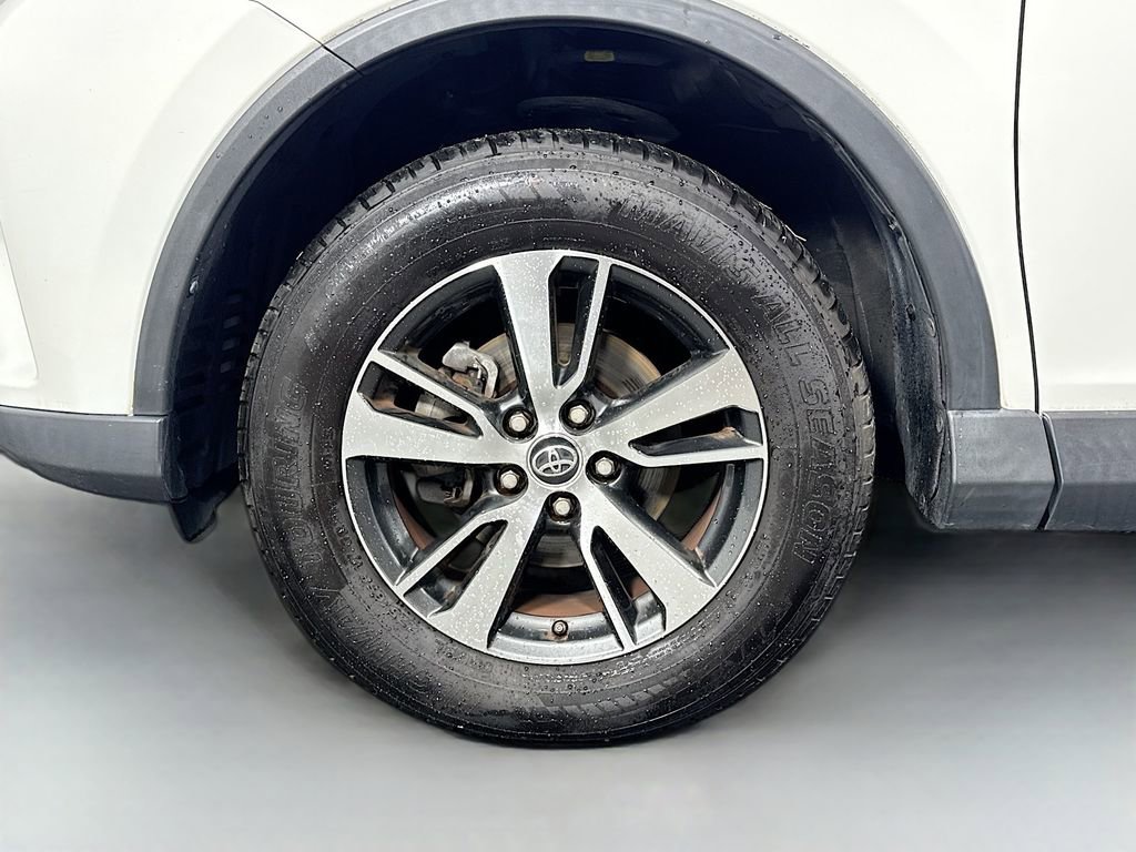 Used 2018 Toyota RAV4 XLE w/ Plus Extra Value Package FWD image 34